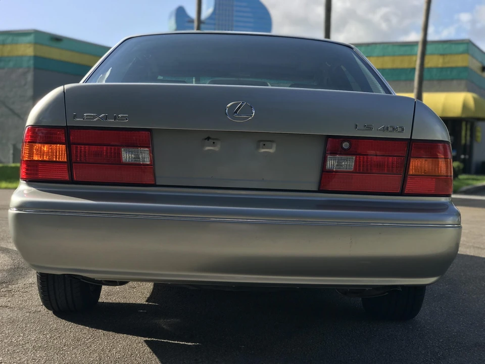2000 Lexus LS 2nd Gen - Image 30 of 31
