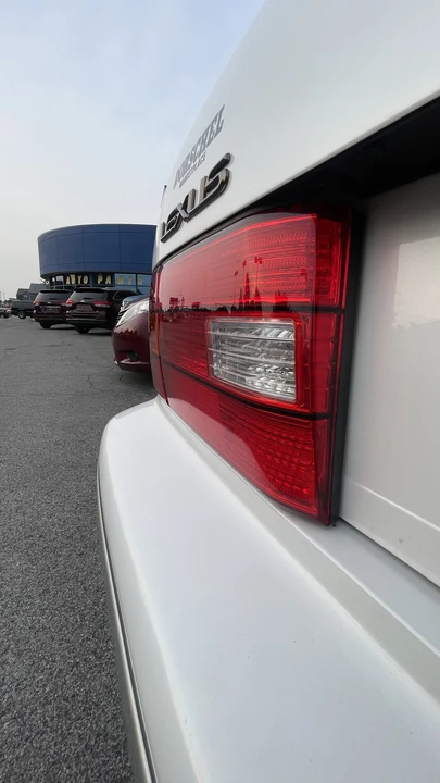 2000 Lexus LS 2nd Gen - Image 11 of 31