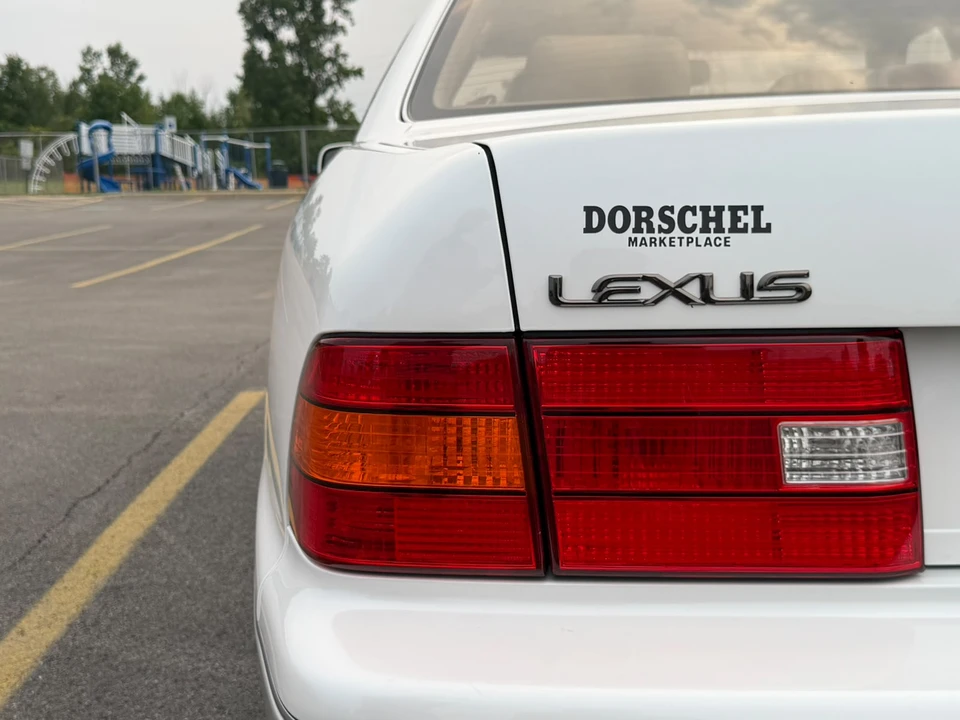 2000 Lexus LS 2nd Gen - Image 9 of 31