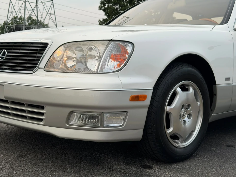 2000 Lexus LS 2nd Gen - Image 8 of 31