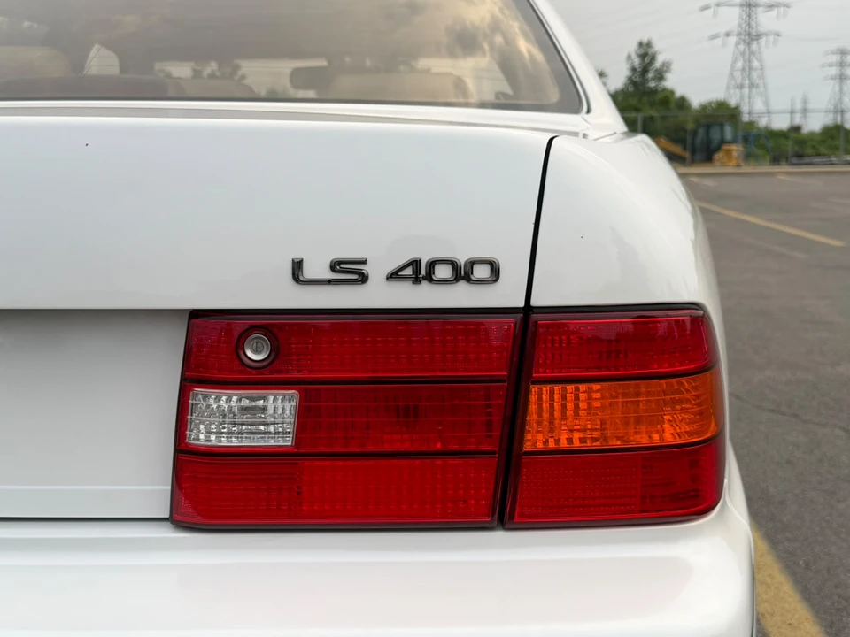 2000 Lexus LS 2nd Gen - Image 10 of 31