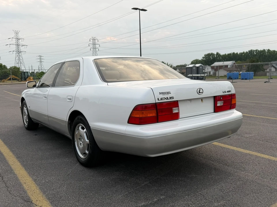 2000 Lexus LS 2nd Gen - Image 4 of 31