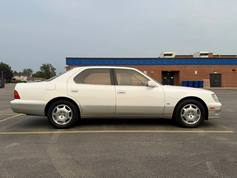 2000 Lexus LS 2nd Gen - Image 6 of 31