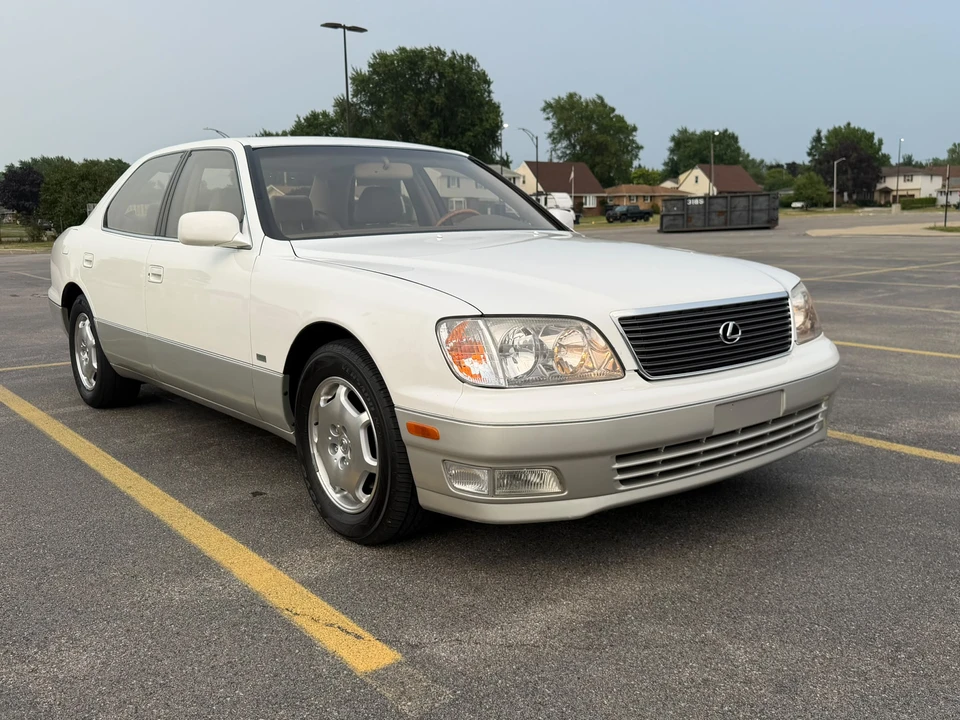 2000 Lexus LS 2nd Gen - Image 7 of 31