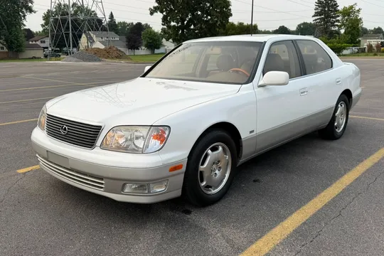 2000 Lexus LS400 Platinum Series
