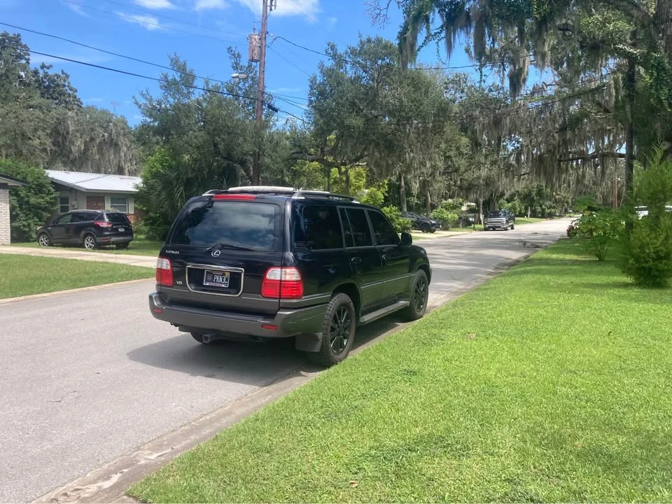 2000 Lexus LX 1st Gen - Image 4 of 8