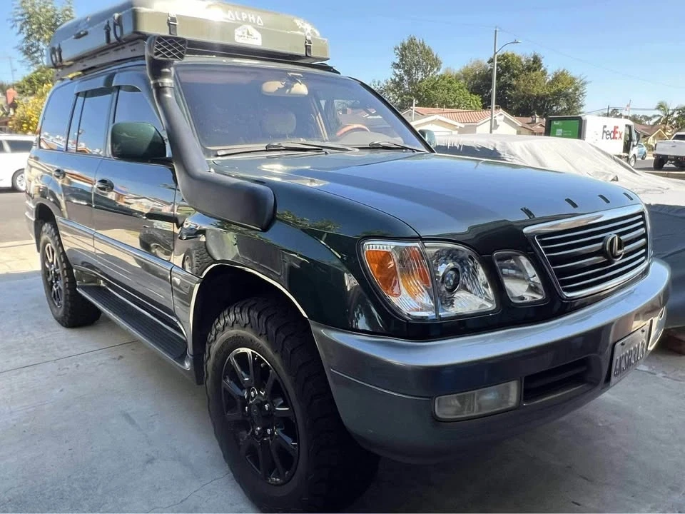 2000 Lexus LX 2nd Gen - Image 4 of 10