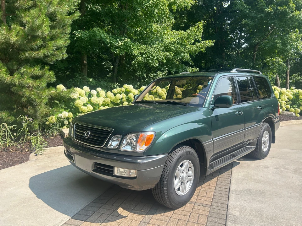 2000 Lexus LX 2nd Gen - Image 7 of 31