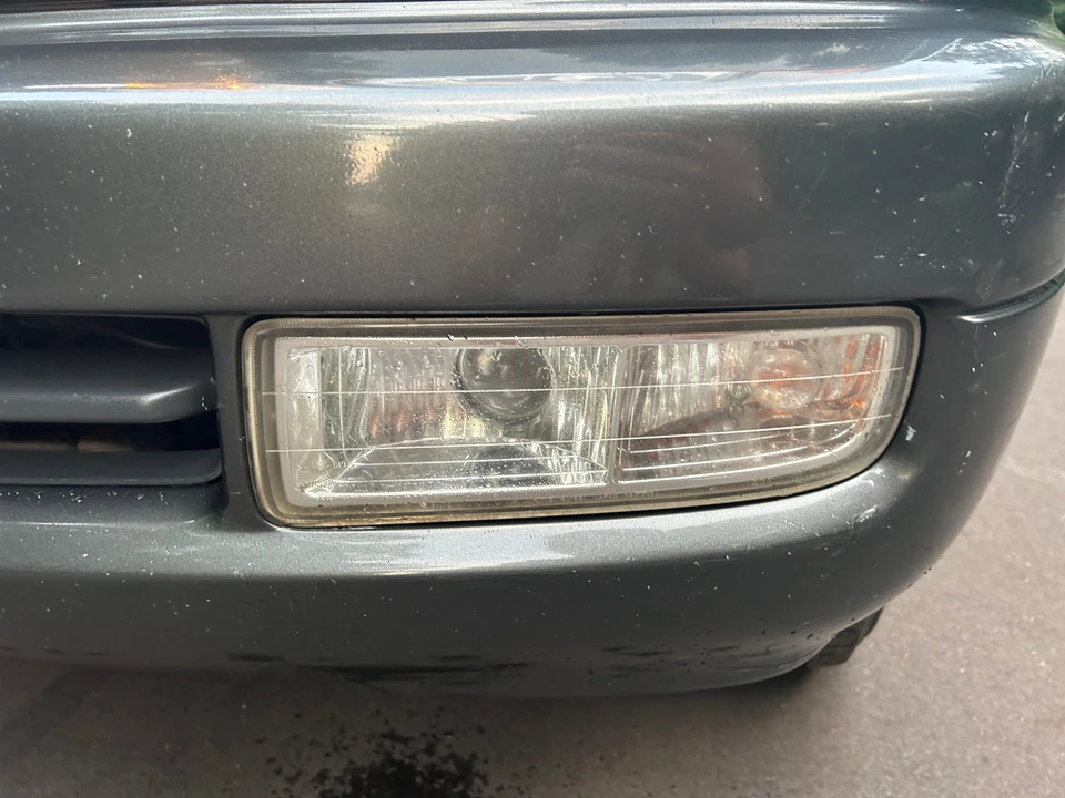 2000 Lexus LX 2nd Gen - Image 22 of 31