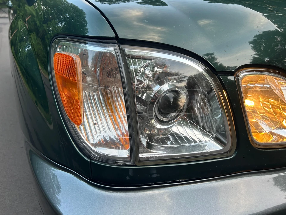 2000 Lexus LX 2nd Gen - Image 18 of 31
