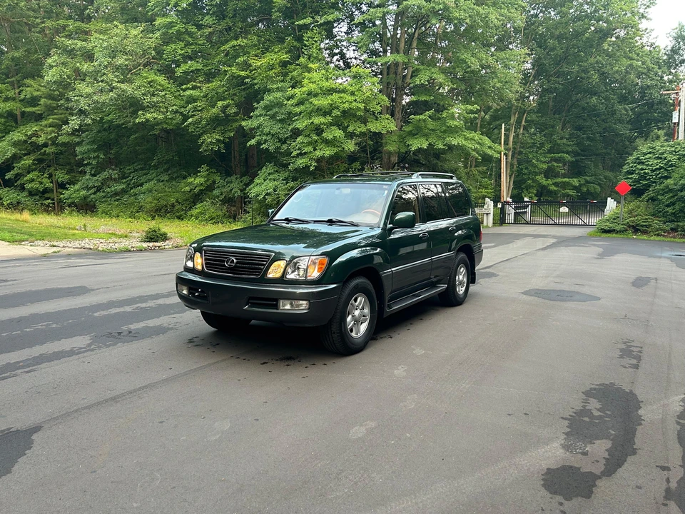 2000 Lexus LX 2nd Gen - Image 6 of 31