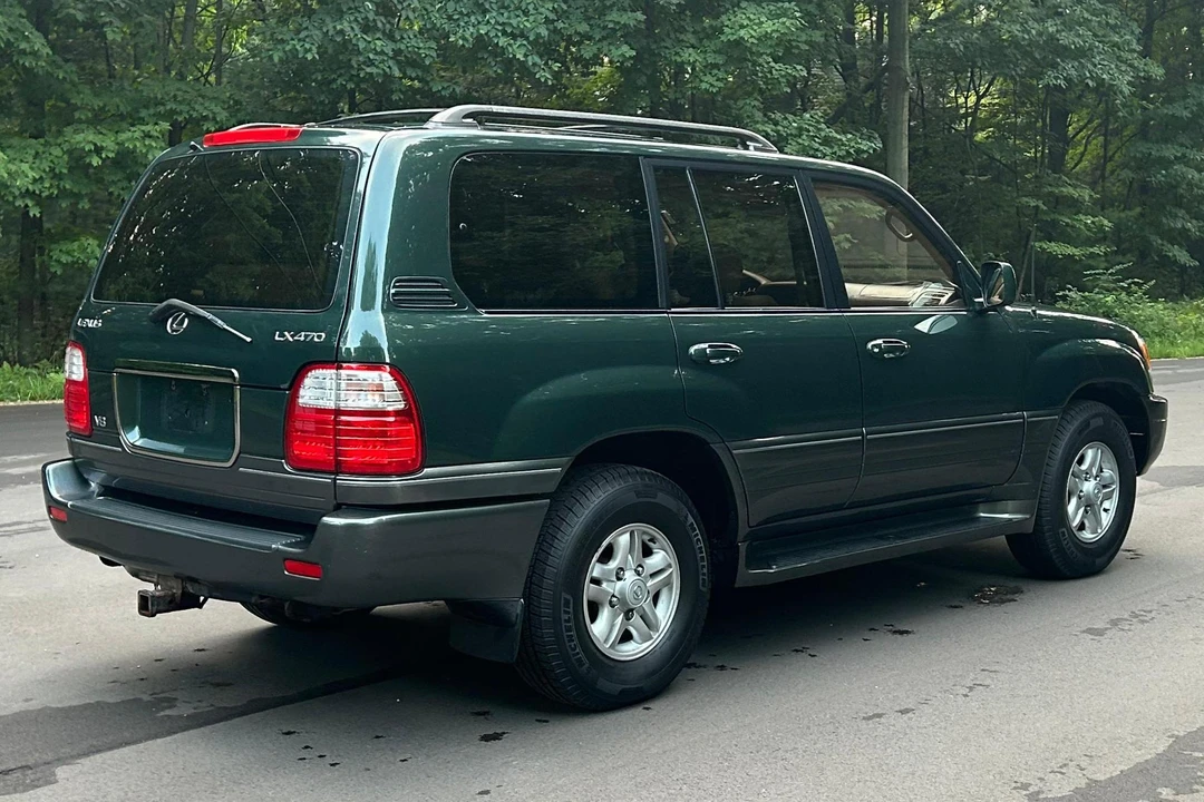 2000 Lexus LX 2nd Gen - Image 4 of 31