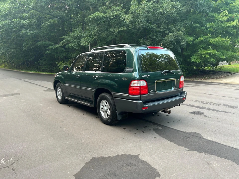 2000 Lexus LX 2nd Gen - Image 11 of 31