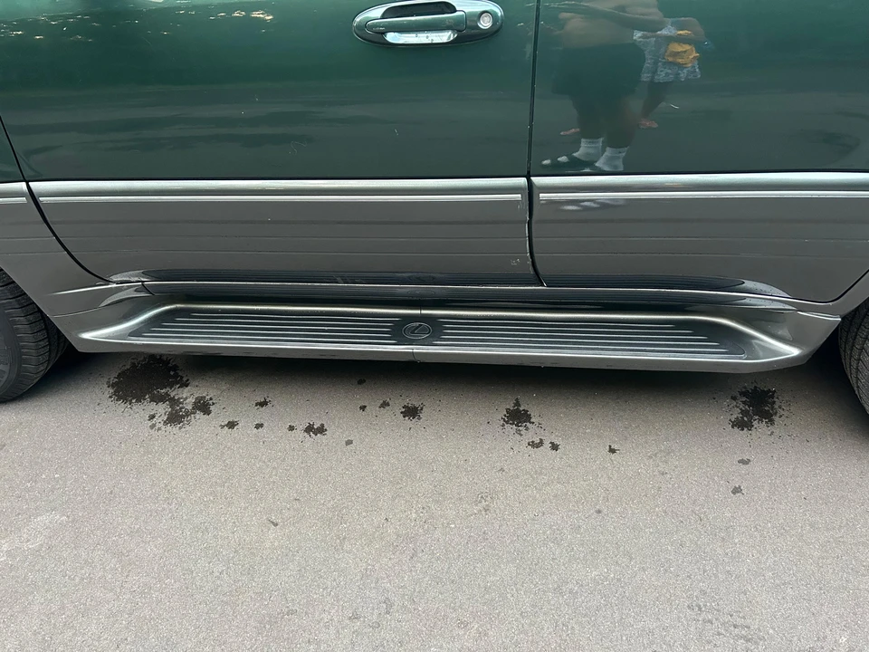 2000 Lexus LX 2nd Gen - Image 26 of 31