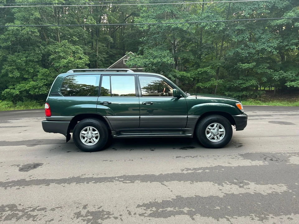 2000 Lexus LX 2nd Gen - Image 16 of 31