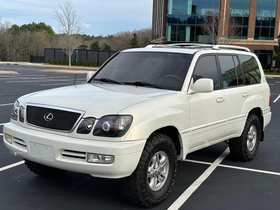 2000 Lexus LX 2nd Gen - Image 6 of 31
