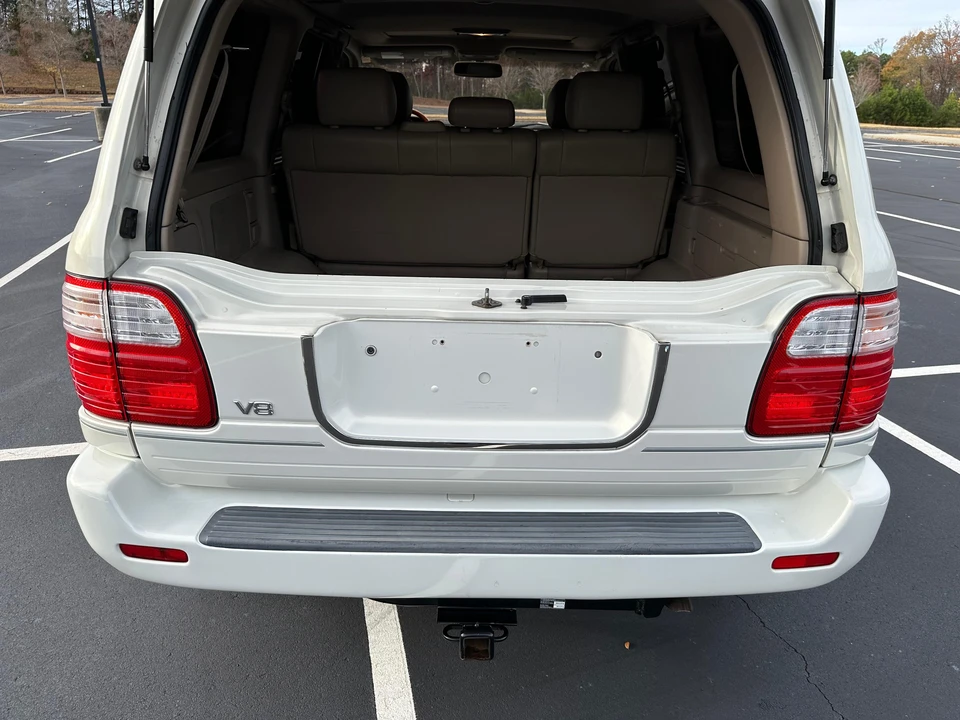 2000 Lexus LX 2nd Gen - Image 13 of 31
