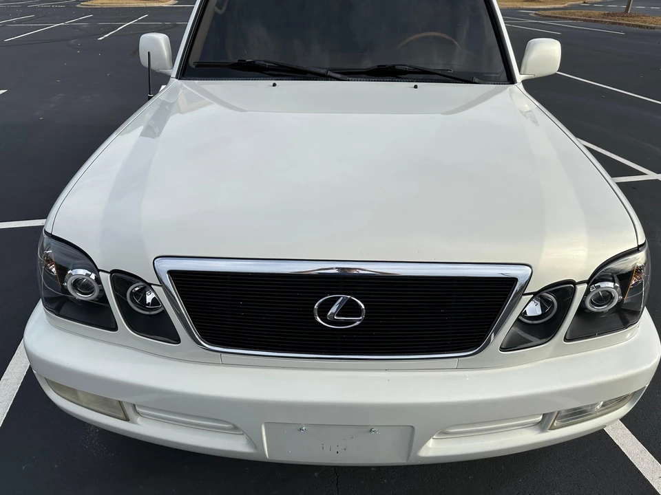 2000 Lexus LX 2nd Gen - Image 10 of 31