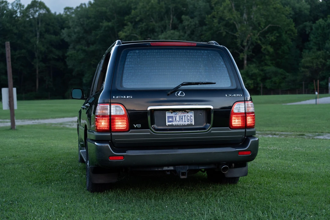 2000 Lexus LX 2nd Gen - Image 16 of 31