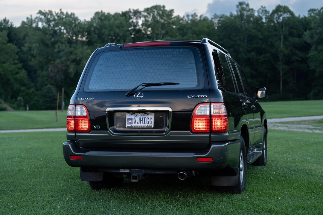 2000 Lexus LX 2nd Gen - Image 17 of 31