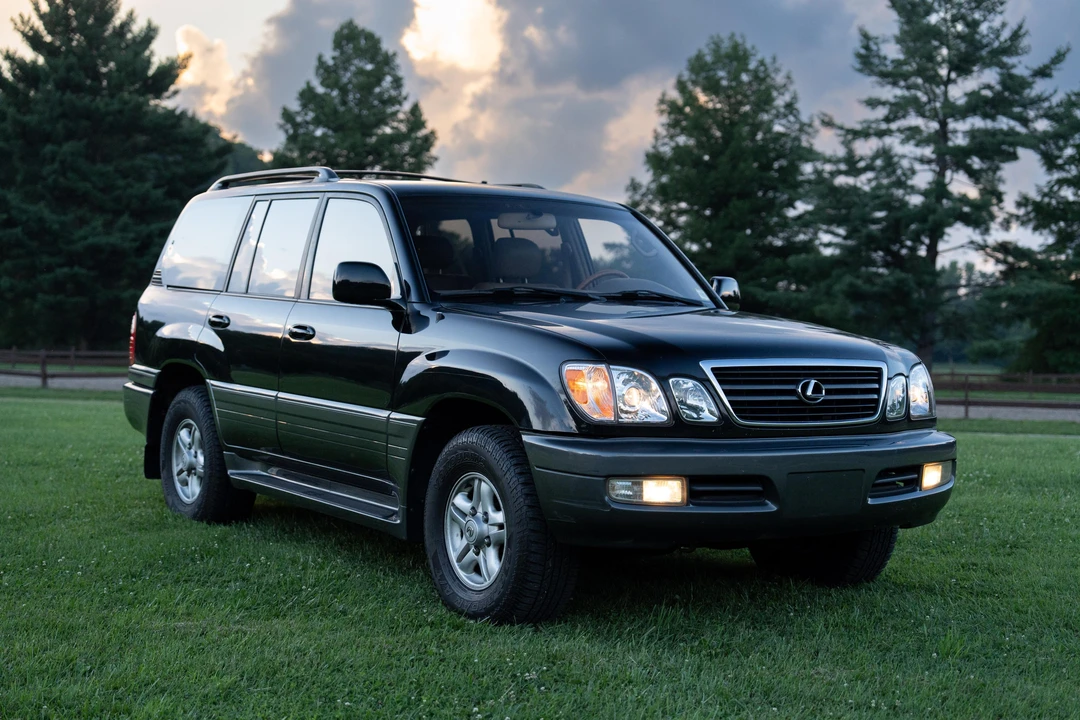 2000 Lexus LX 2nd Gen - Image 27 of 31