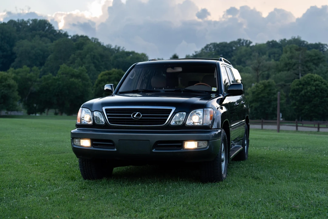 2000 Lexus LX 2nd Gen - Image 6 of 31