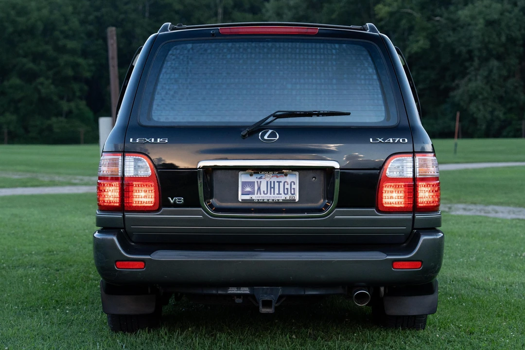 2000 Lexus LX 2nd Gen - Image 5 of 31