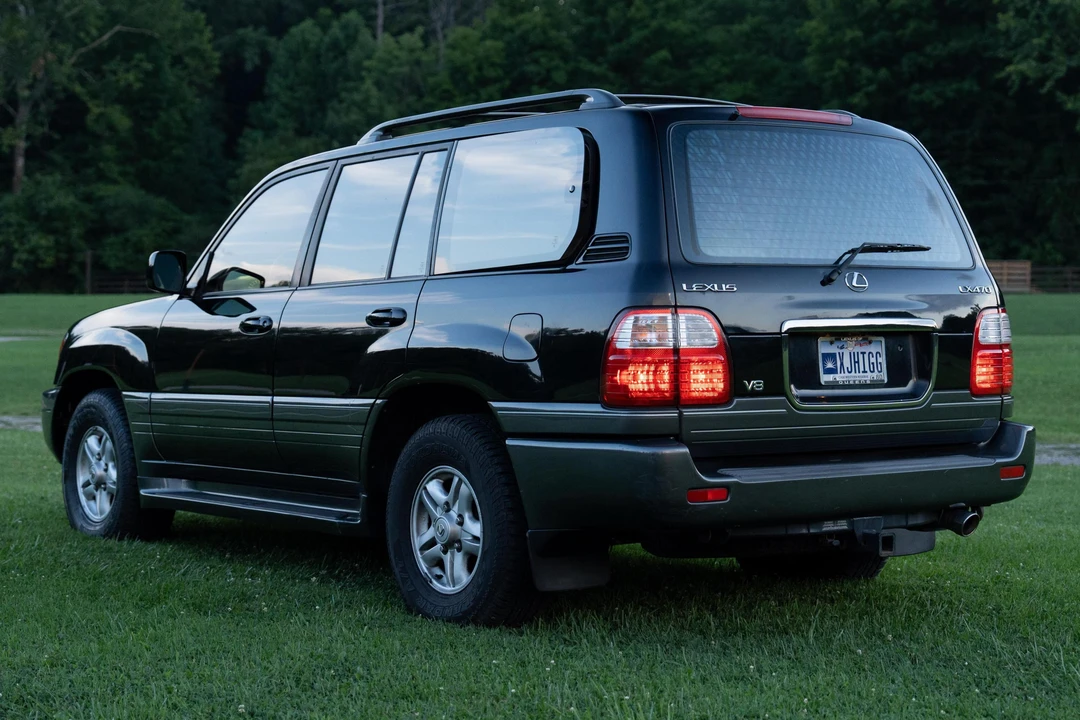 2000 Lexus LX 2nd Gen - Image 4 of 31