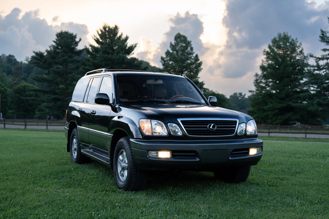 2000 Lexus LX 2nd Gen - Image 28 of 31