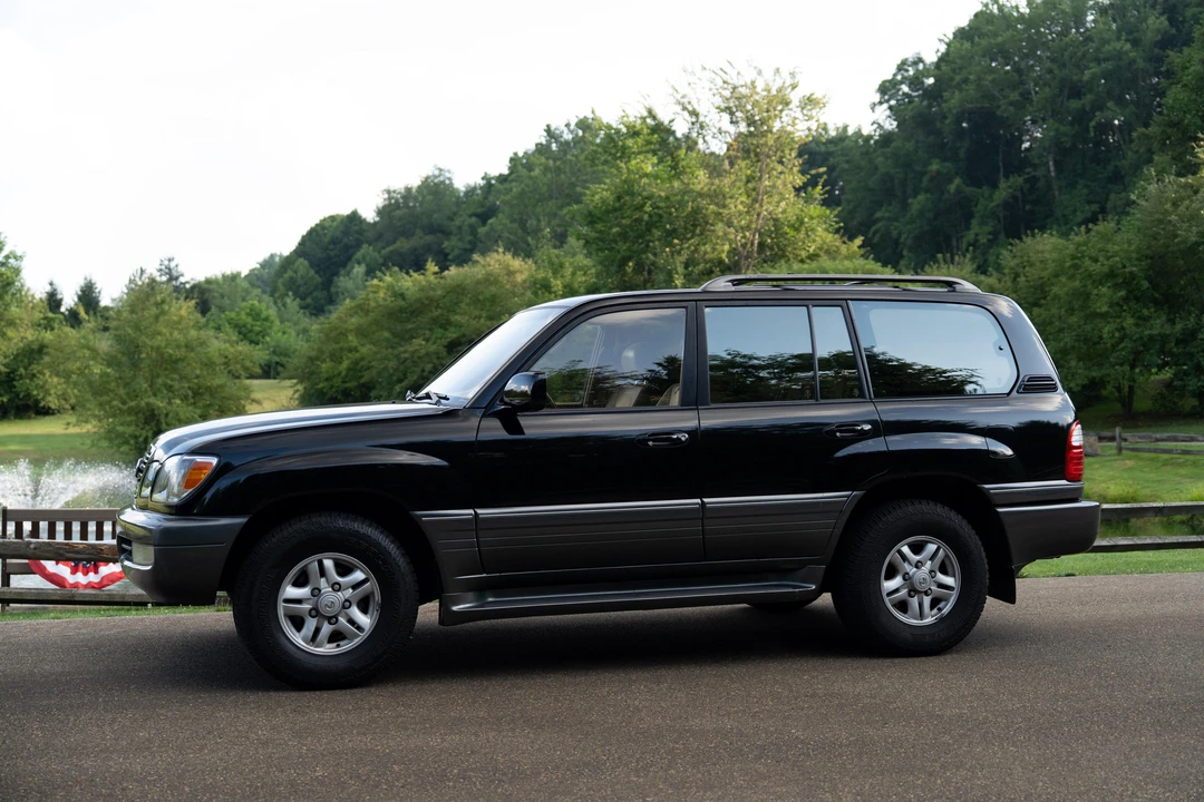 2000 Lexus LX 2nd Gen - Image 31 of 31