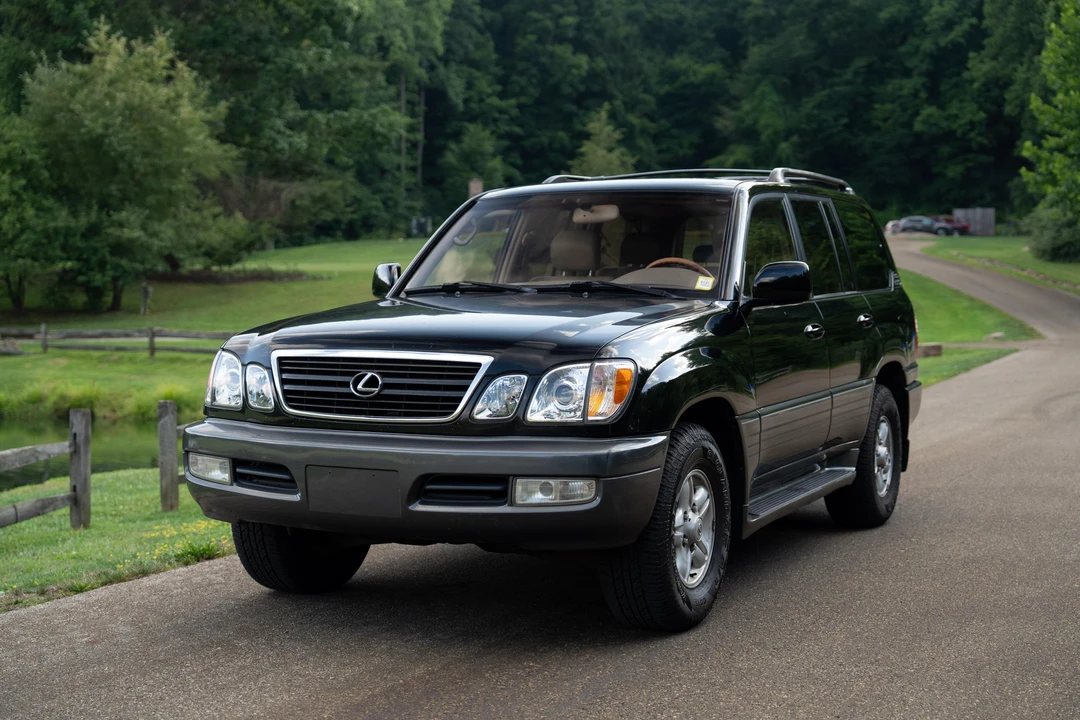 2000 Lexus LX 2nd Gen - Image 29 of 31