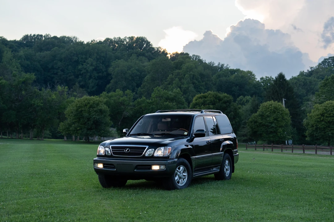 2000 Lexus LX 2nd Gen - Image 8 of 31