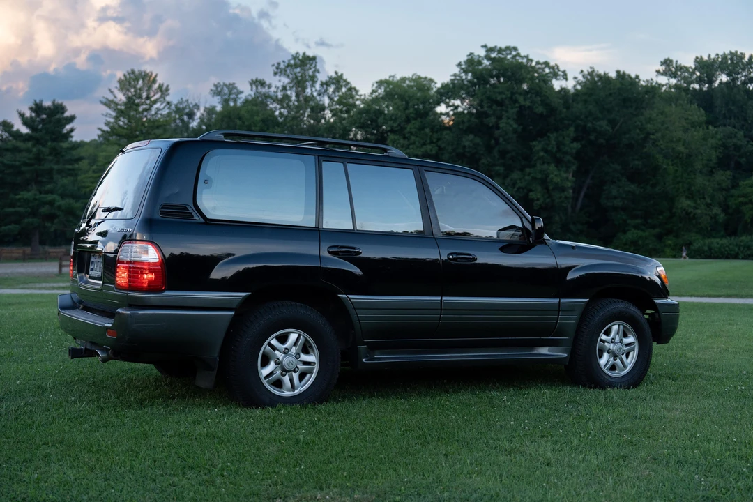 2000 Lexus LX 2nd Gen - Image 20 of 31