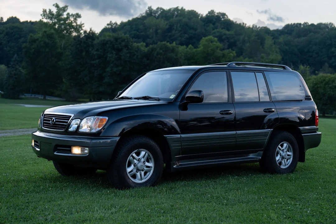 2000 Lexus LX 2nd Gen - Image 11 of 31