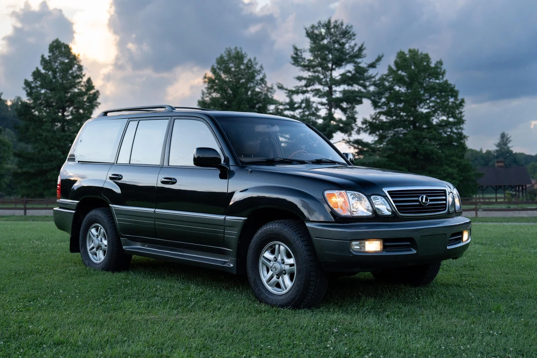 2000 Lexus LX 2nd Gen - Image 26 of 31
