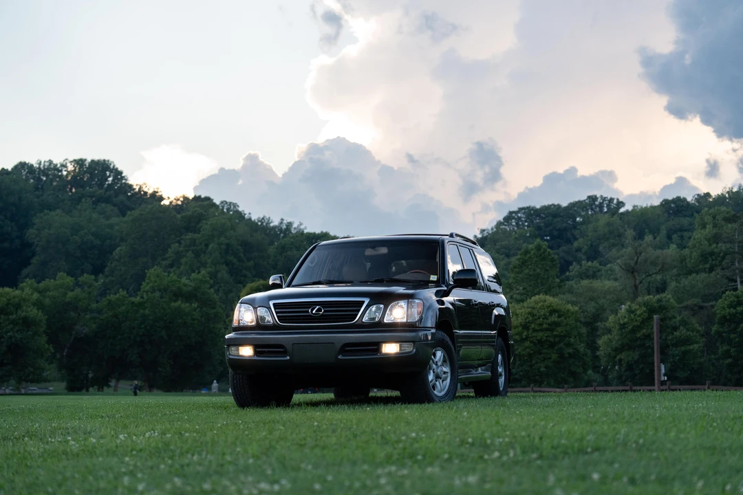 2000 Lexus LX 2nd Gen - Image 7 of 31