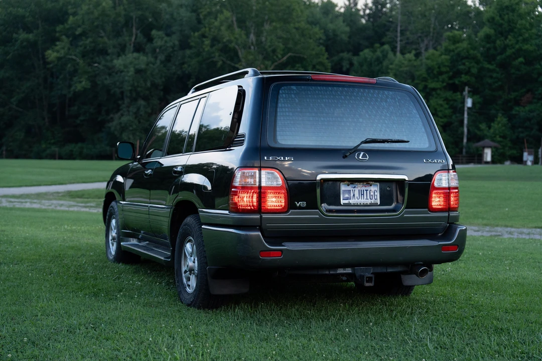 2000 Lexus LX 2nd Gen - Image 15 of 31
