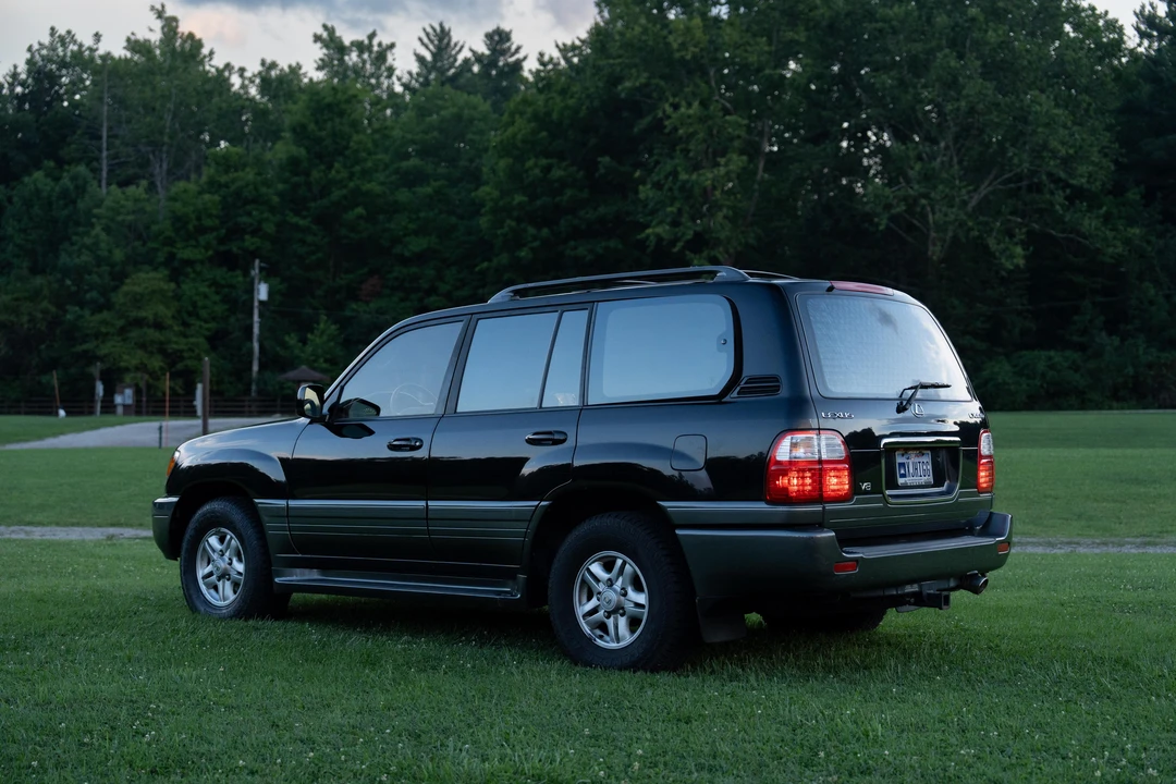 2000 Lexus LX 2nd Gen - Image 14 of 31