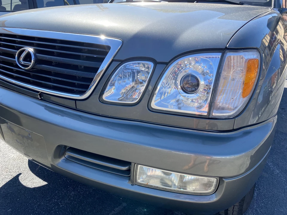 2000 Lexus LX 2nd Gen - Image 16 of 31