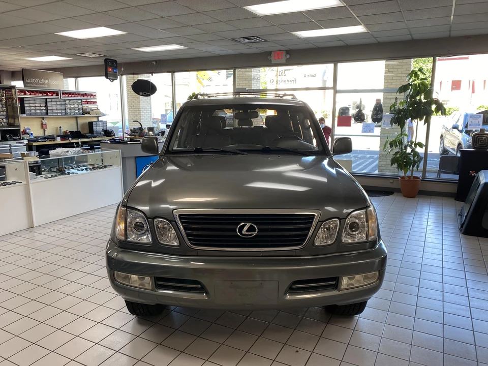 2000 Lexus LX 2nd Gen - Image 6 of 31