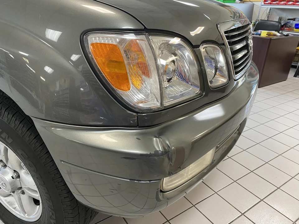 2000 Lexus LX 2nd Gen - Image 19 of 31