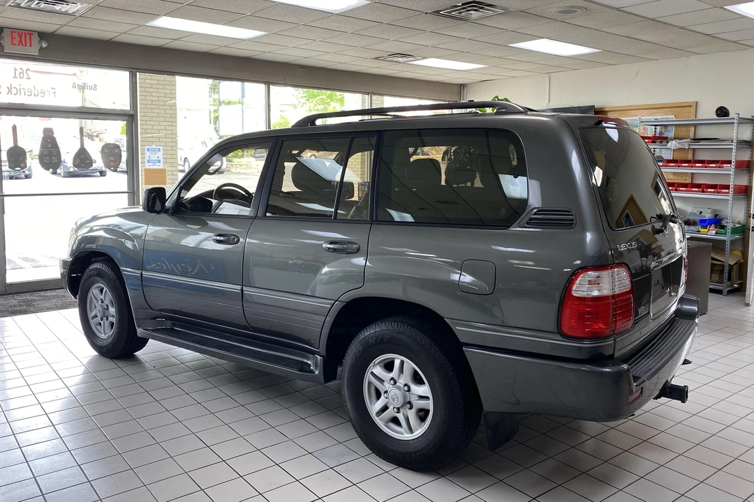 2000 Lexus LX 2nd Gen - Image 5 of 31