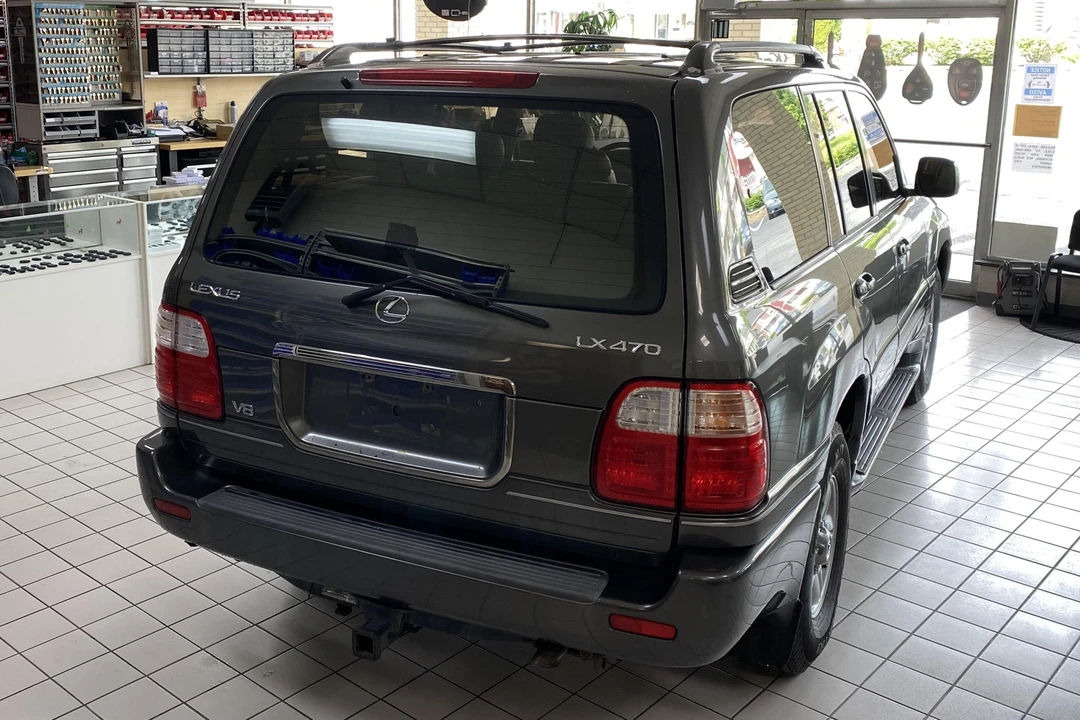 2000 Lexus LX 2nd Gen - Image 4 of 31