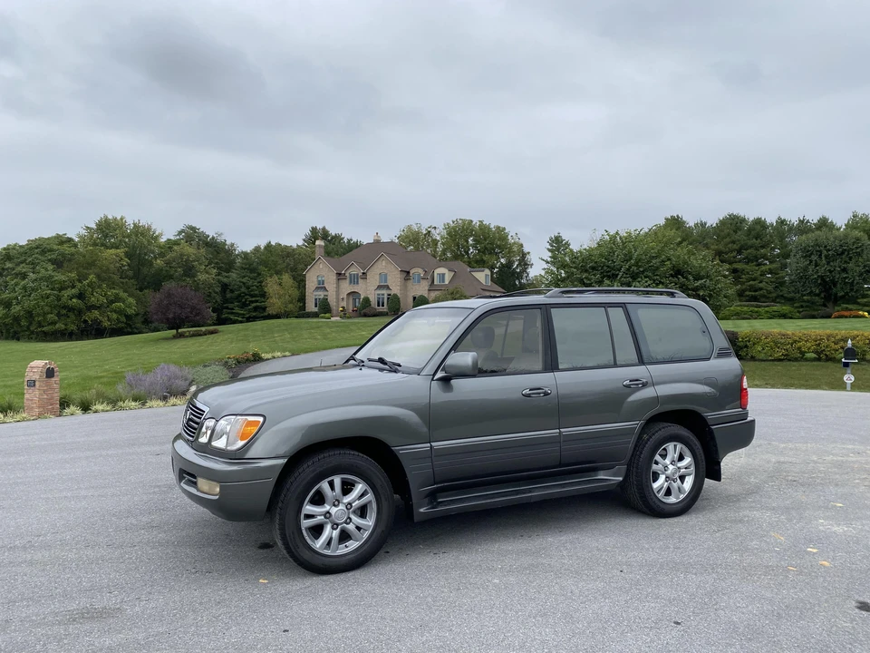 2000 Lexus LX 2nd Gen - Image 11 of 31