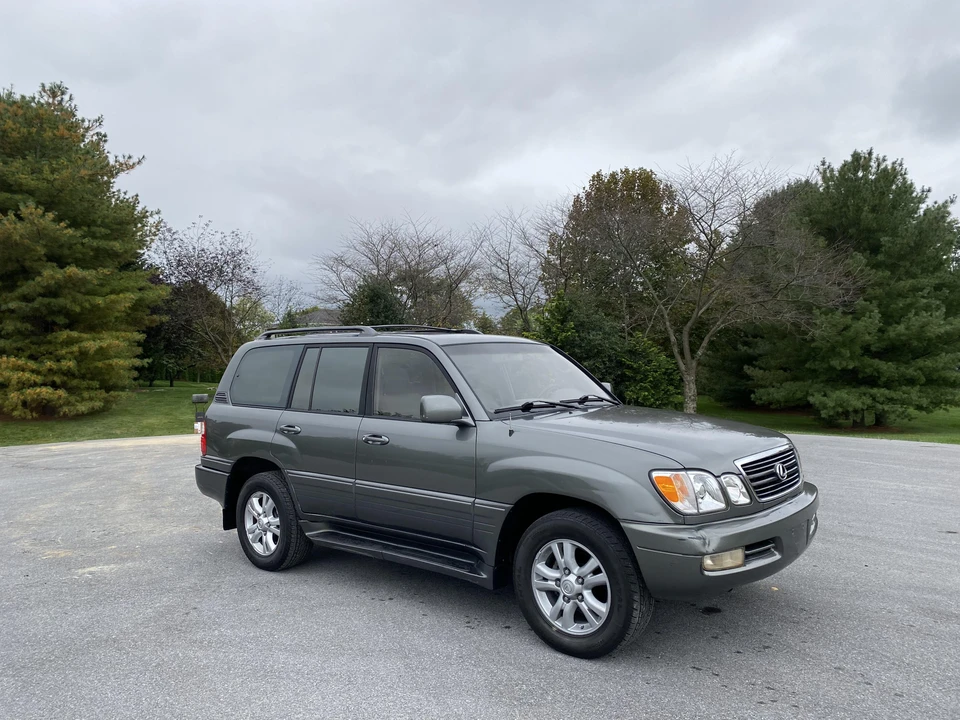2000 Lexus LX 2nd Gen - Image 24 of 31
