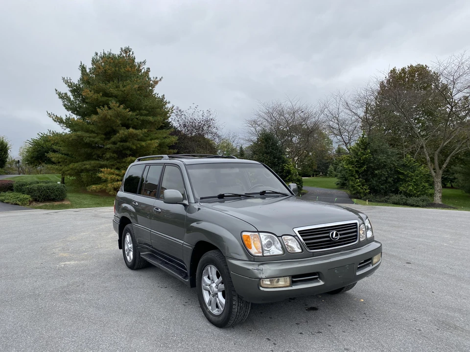 2000 Lexus LX 2nd Gen - Image 27 of 31