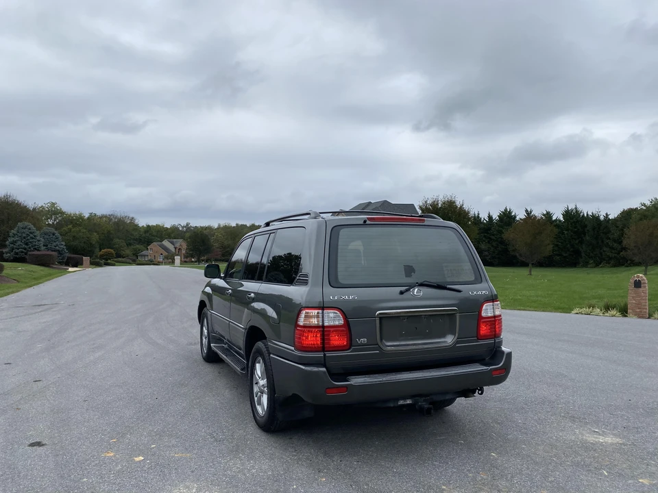 2000 Lexus LX 2nd Gen - Image 16 of 31