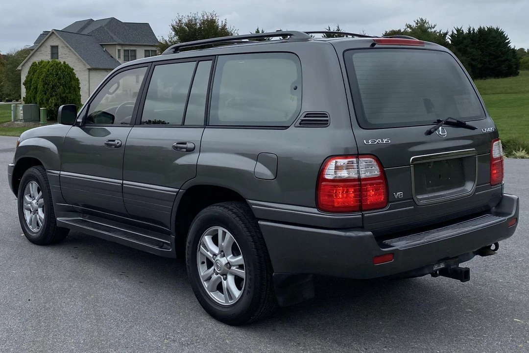 2000 Lexus LX 2nd Gen - Image 4 of 31