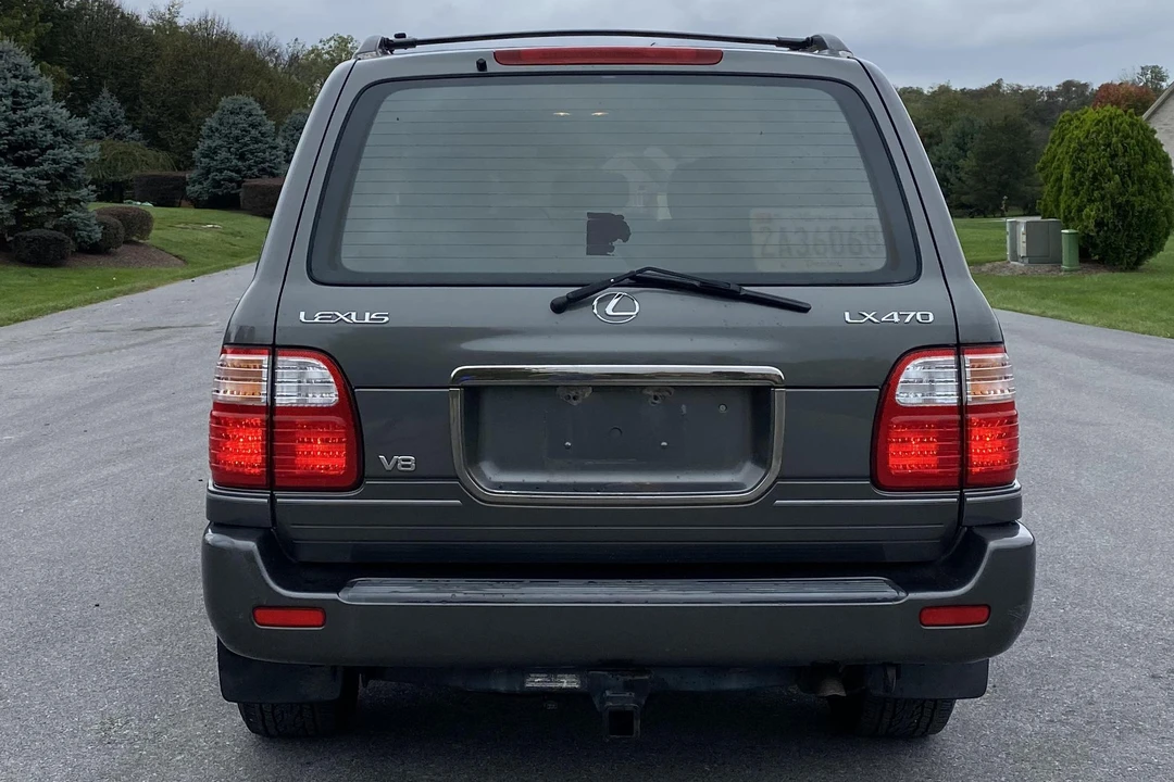 2000 Lexus LX 2nd Gen - Image 5 of 31