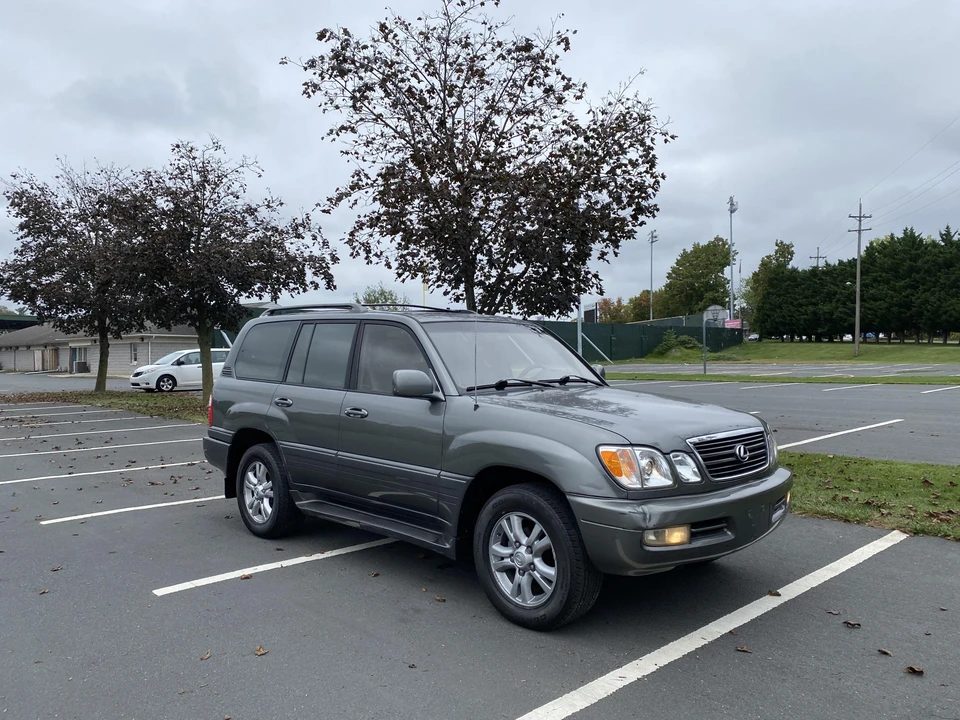 2000 Lexus LX 2nd Gen - Image 25 of 31